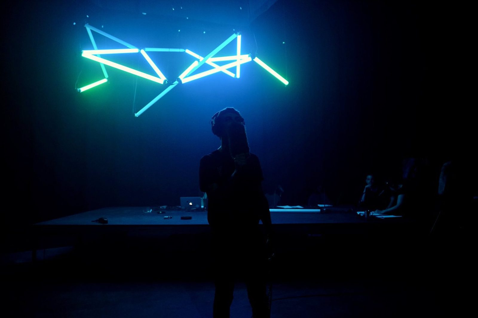 Néon Boréal (2019) — Mise en scène — 5